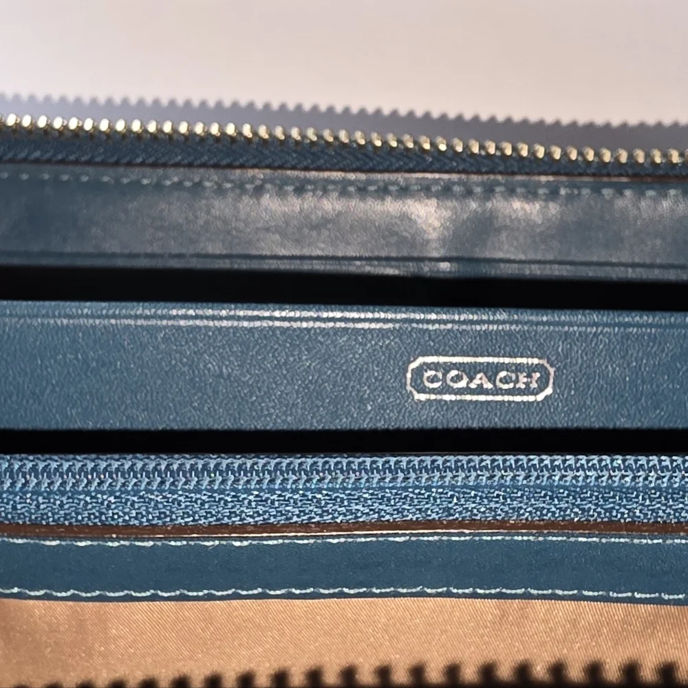 Coach TEAL LEATHER Zipper Wallet - Picture 4 of 4
